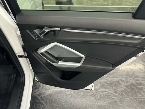 Used 2022 Audi Q3 2.0T Premium image 11