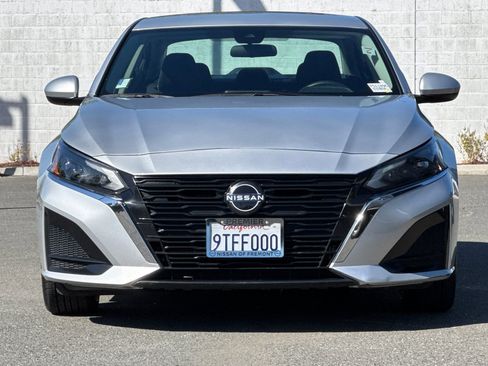 Certified 2023 Nissan Altima 2.5 SV FWD image 9