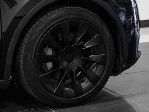 Used 2022 Tesla Model Y Long Range AWD/4WD image 48