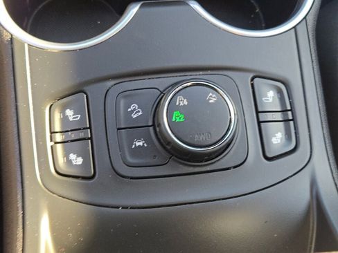 Used 2022 GMC Terrain SLT image 31