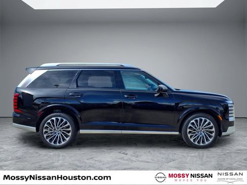 Used 2026 Hyundai Palisade Calligraphy FWD image 8