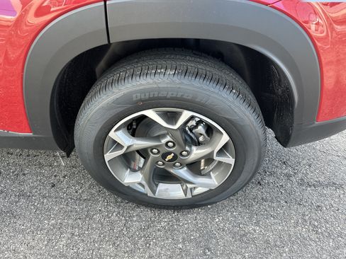 New 2026 Chevrolet Trax LT w/ Driver Confidence Package FWD image 5
