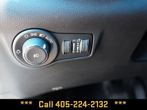 Used 2025 Jeep Compass Limited AWD/4WD image 34