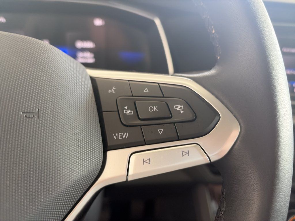Certified 2024 Volkswagen Jetta SE FWD image 17
