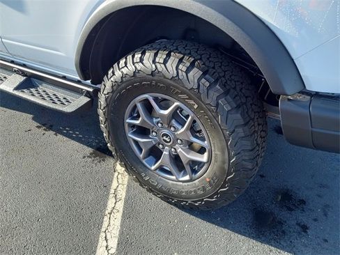 New 2025 Ford Bronco Badlands image 10