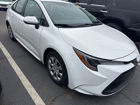Used 2024 Toyota Corolla LE image 3
