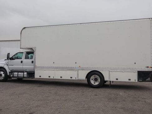 Used 2016 Ford F650 2WD Crew Cab Super Duty image 5