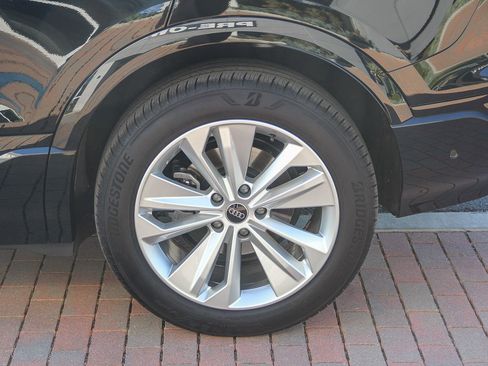 Certified 2025 Audi Q6 e-tron Premium w/ Convenience Package image 7