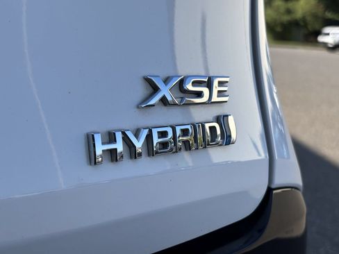 Used 2021 Toyota Sienna XSE FWD image 11