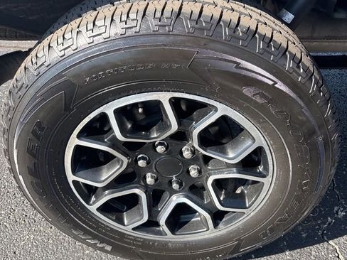 Used 2022 Ford F150 XLT w/ Equipment Group 302A High image 9