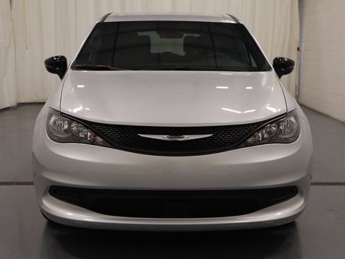 New 2026 Chrysler Voyager LX image 4