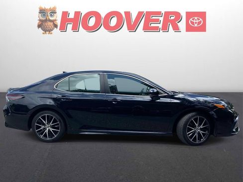 Used 2023 Toyota Camry SE FWD image 2
