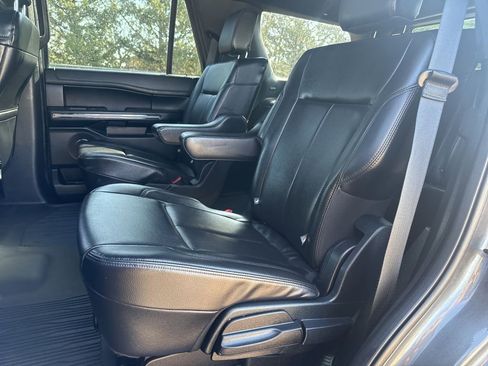 Used 2021 Ford Expedition XLT image 29