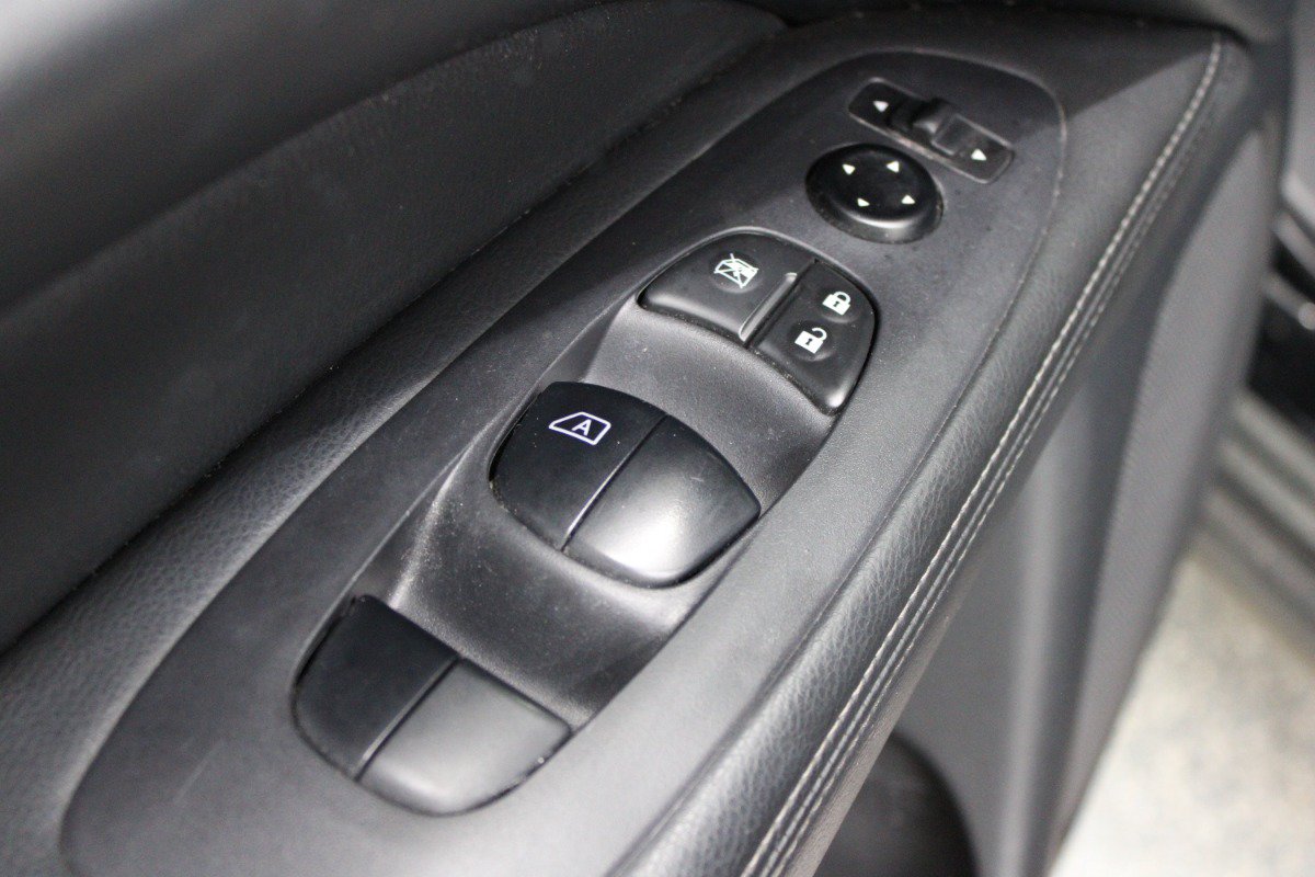 Used 2020 Nissan Pathfinder S FWD image 16