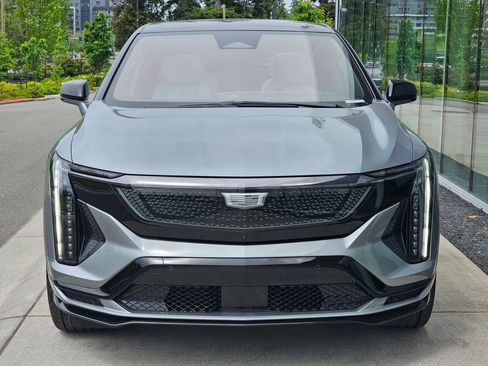 New 2026 Cadillac Optiq V AWD/4WD image 8