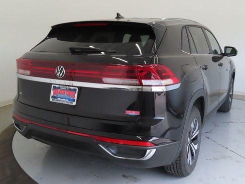 New 2026 Volkswagen Atlas Cross Sport SE FWD image 4