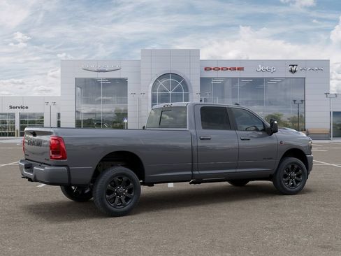 New 2026 RAM 2500 Laramie AWD/4WD image 4