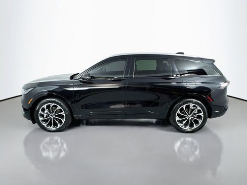 Used 2025 Lincoln Nautilus Reserve AWD/4WD image 8