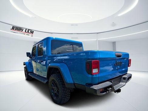New 2025 Jeep Gladiator Sport image 5