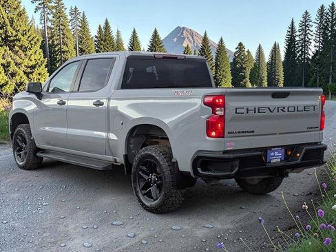Used 2024 Chevrolet Silverado 1500 Custom Trail Boss w/ LPO, Dark Essentials Package AWD/4WD image 4