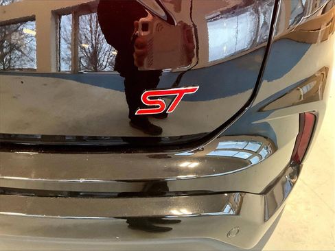Used 2022 Ford Edge ST image 27