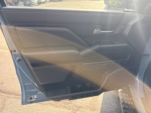 New 2026 Toyota 4Runner Limited AWD/4WD image 11