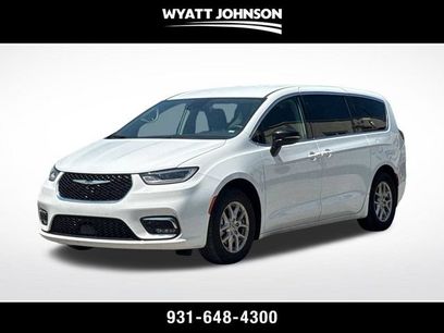 Used 2024 Chrysler Pacifica Touring-L