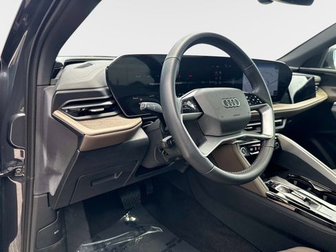 Certified 2025 Audi Q5 Premium w/ Convenience Package AWD/4WD image 18