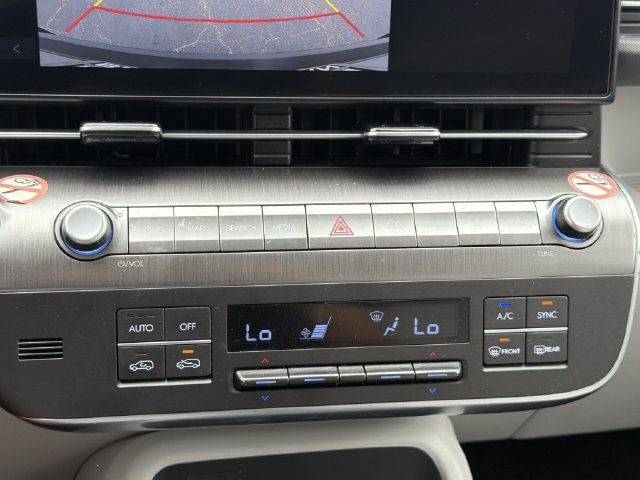 Used 2025 Hyundai Kona SEL AWD/4WD image 16