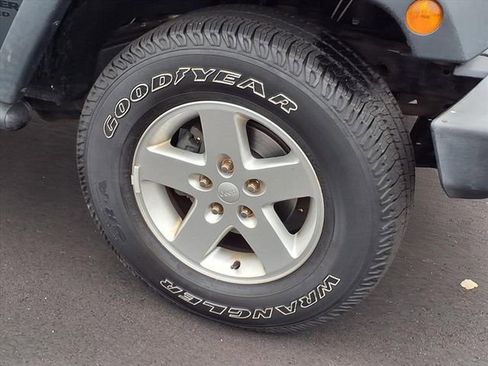 Used 2016 Jeep Wrangler Unlimited Sport w/ Power Convenience Group image 19