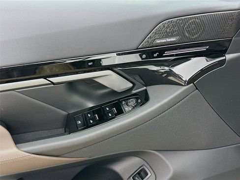 New 2026 BMW 530i xDrive w/ M Sport Package image 18