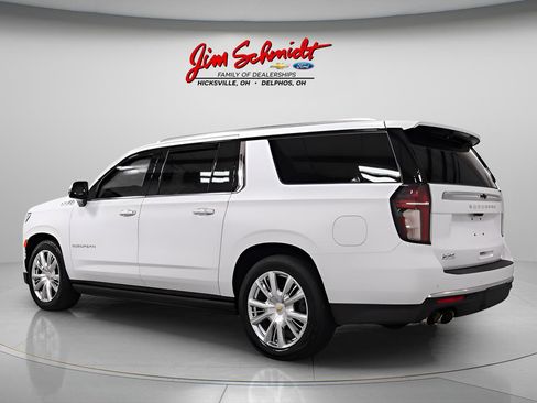 Used 2022 Chevrolet Suburban High Country AWD/4WD image 4