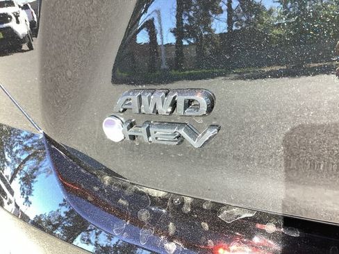 Used 2025 Toyota Camry LE w/ Convenience Package AWD/4WD image 29