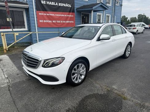 Used 2017 Mercedes-Benz E 300 4MATIC image 2