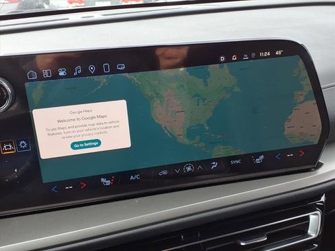 Used 2025 Chevrolet Traverse LT w/ Driver Confidence Package image 29