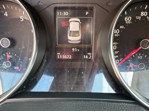 Used 2016 Volkswagen Passat 1.8T SEL Premium FWD image 11