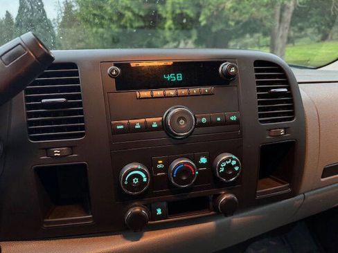 Used 2011 Chevrolet Silverado 1500 W/T image 11