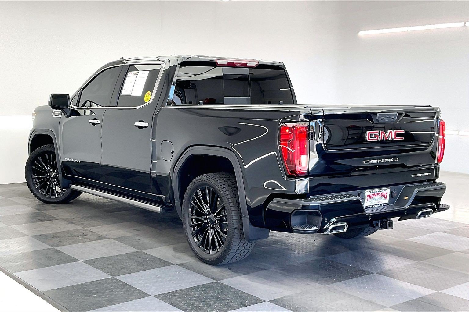 Used 2025 GMC Sierra 1500 Denali AWD/4WD image 10