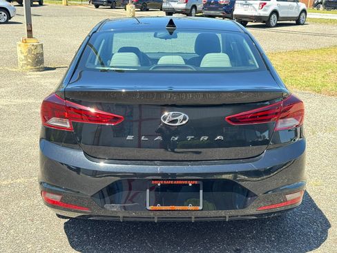 Used 2019 Hyundai Elantra Value Edition FWD image 4