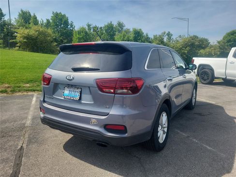 Used 2020 Kia Sorento LX FWD image 8
