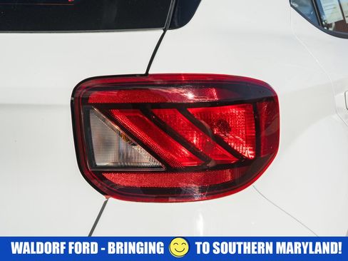 Used 2024 Hyundai Venue SEL image 6