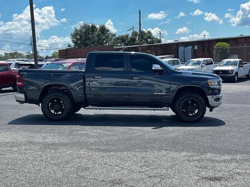 Used 2019 RAM 1500 Laramie AWD/4WD image 9
