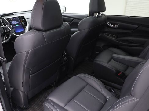 Used 2023 Subaru Ascent Limited w/ Technology Package AWD/4WD image 10