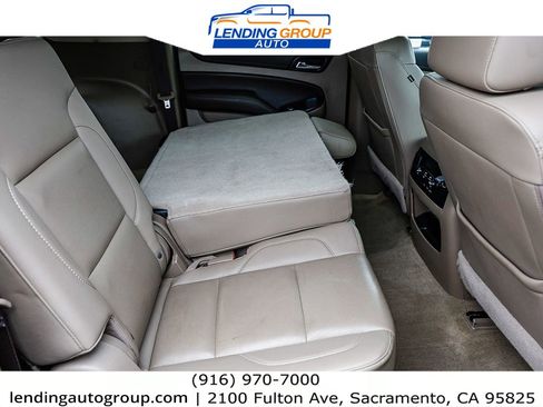 Used 2018 Chevrolet Suburban Premier image 15
