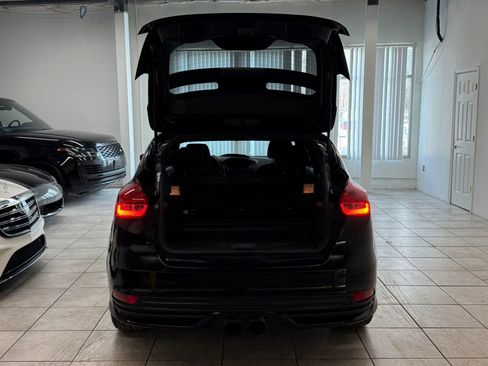 Used 2017 Ford Focus ST image 19