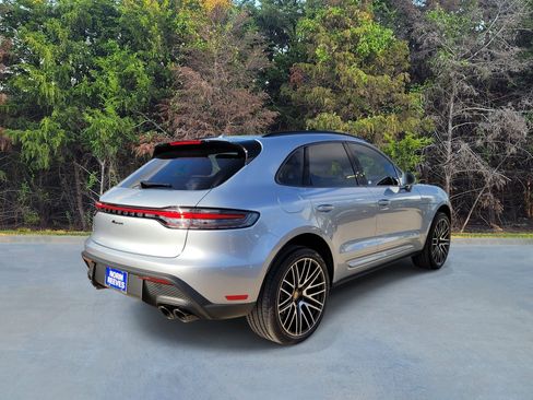Used 2025 Porsche Macan AWD/4WD image 17