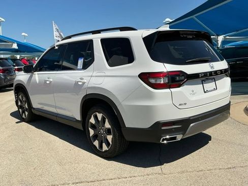 Certified 2026 Honda Pilot Elite image 4