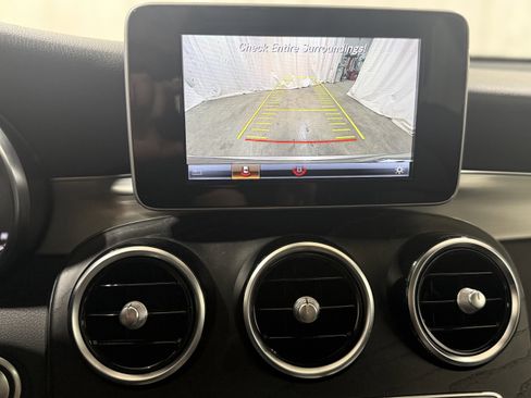 Used 2019 Mercedes-Benz GLC 300 4MATIC image 18