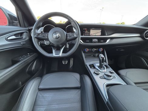 Used 2023 Alfa Romeo Stelvio Veloce AWD/4WD image 20