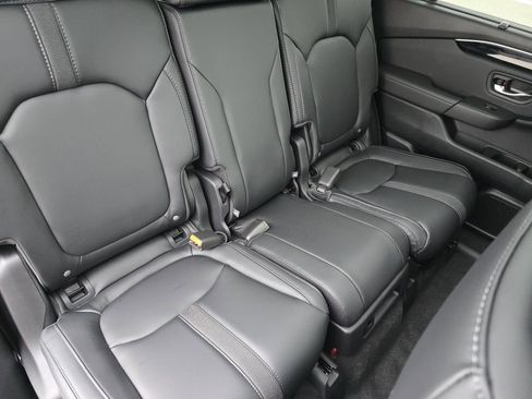 New 2025 Honda Pilot Touring image 30